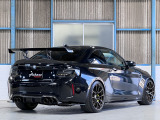 エクステリア/ボトムラインとウイングを有名エアロメーカーパーツで纏め、オールブラックの外装にVOLK Racingを合わせた迫力のカスタマイズです!