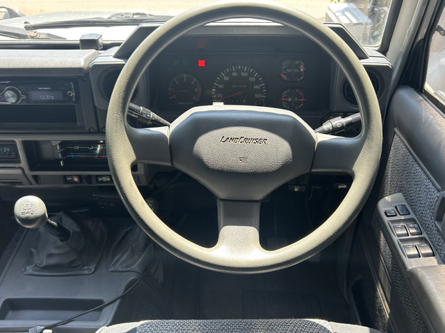 トヨタ ランドクルーザー70 4.2 ZX ディーゼル 4WD 4ナンバー