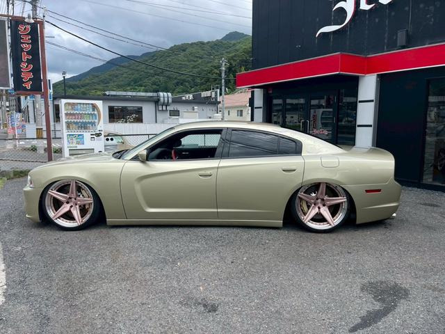 ダッジ チャージャー 3.6 SE エアサス オートチェック付き の中古車