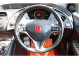 ☆ステアリングもスポーティーです!