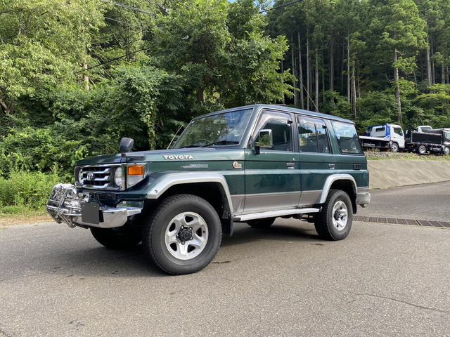 ヨウ トヨタ ランドクルーザー70 4.2 ZX ディーゼル 4WD の中古車詳細