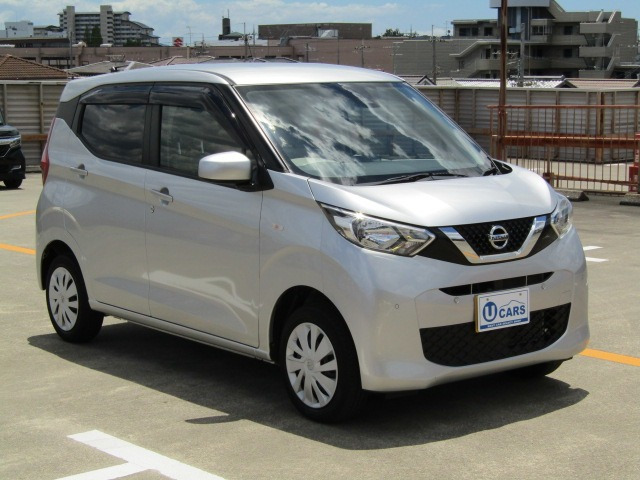 デイズB 4WD新品タイヤ交換渡し ナビBモニ エマブレ