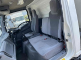 車内3人乗り仕様!