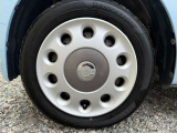 純正14インチスチールホイール装備。インチアップ、ローダウンなどもご相談下さい。