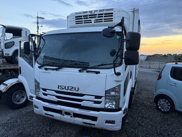 フォワード 冷蔵冷凍車 