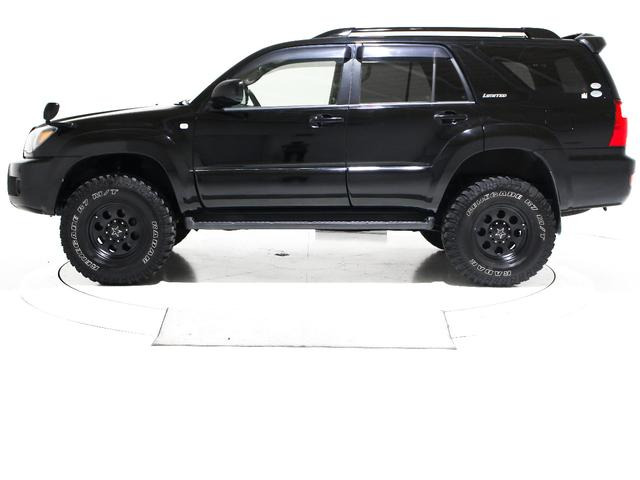 トヨタ ハイラックスサーフ 2.7 SSR-X 4WD リフトアップ APJ製16インチ