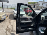 程度が悪い車が安いのは当たり前です。当店はコストを安く!薄利多売価格設定でお客様が良質安価な車両に出会える事にこだわっております。少し年式が古くても程度の良い車両は沢山あります!