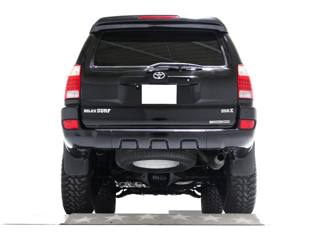 トヨタ ハイラックスサーフ 2.7 SSR-X 4WD リフトアップ APJ製16インチ