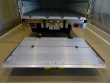 格納ゲート 1,000kg トランテックス/TRAK10-6495D PGカートストッパー/サイドガード付 長:155cm 幅:220cm 左シャシリア/荷室内PGスイッチコード