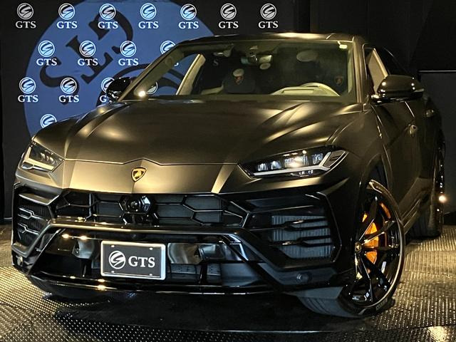 ウルス4.0 4WDディーラー車 左ハンドル ブラックレザー