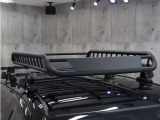 新品ルーフラック付きです!キャンプやアウトドアシーンなどに行く時など、たくさんの荷物を運ぶ際に役に立つ便利なアイテムです♪