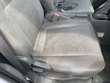 運転席の縁切れもありません