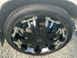 Aftermarket15インチアルミで見た目がワイルド(^^♪