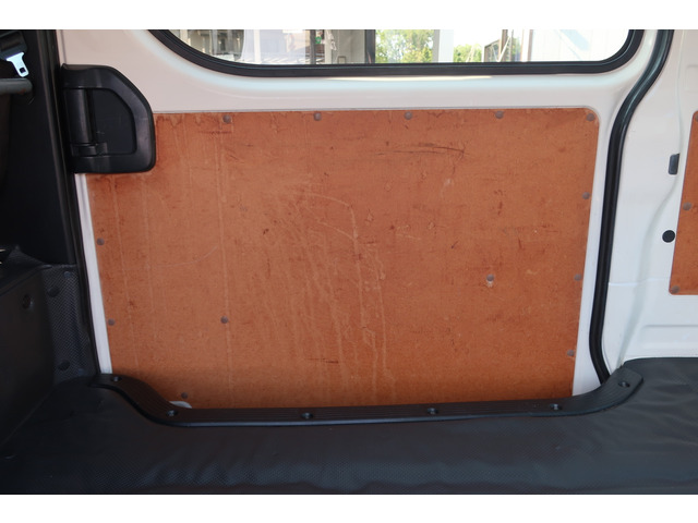 トヨタ ハイエースバン 3.0 DX ロング ディーゼル ターボ ルーフ