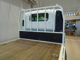 AC PS PW SRS ABS キーレス 左電格ミラー AM/FMラジオ ETC ターボ 排気ブレーキ 坂道発進補助装置 アイドリングストップ トラクションコントロール