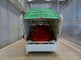 荷台内寸:304×158×122 新明和/DD2-0110SY 深ダンプ 土砂禁 リア3枚扉(上部観音扉) 自動シート付 リアアオリ左右ピン差し加工 床前水抜き穴1対 前立てプロテクターアルミ縞鋼板張り