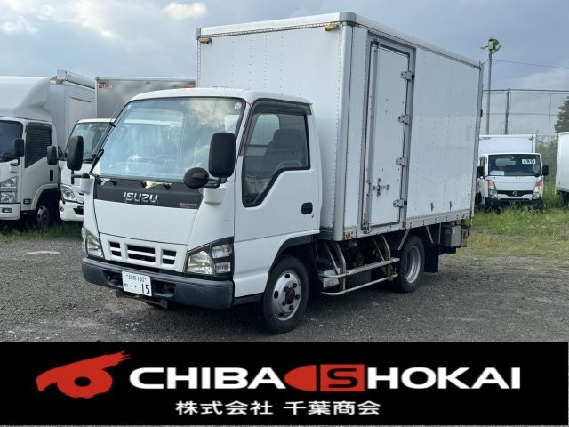 エルフ  パネルバン 積載1,800kg 4WD