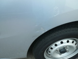 左後輪付近、キズあります(&acute;;&omega;;`)