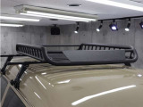 新品ルーフラック付きです!キャンプやアウトドアシーンなどに行く時など、たくさんの荷物を運ぶ際に役に立つ便利なアイテムです♪