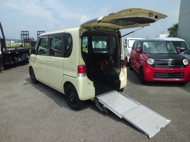 タント  禁煙車ナビBカメラCD・DVD福祉車両