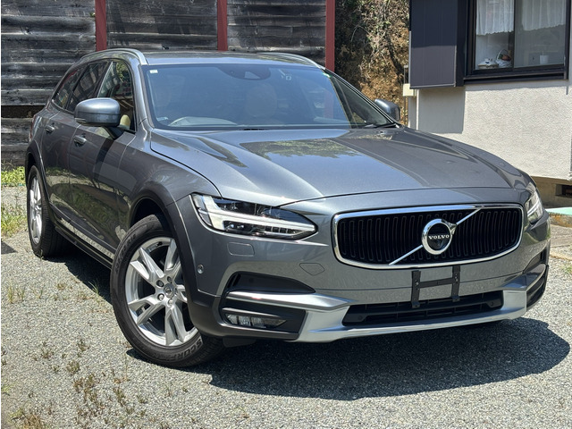 V90クロスカントリーD4モメンタム