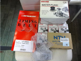 高額整備の代名詞タイミングベルト、当店では『ベルトだけ』なんてケチな事は致しません! ベルト、Wポンプ、各テンショナー、オートテンショナー、 そして先のオイル漏れ予防の為にカムシール、クランクシールに至るまで