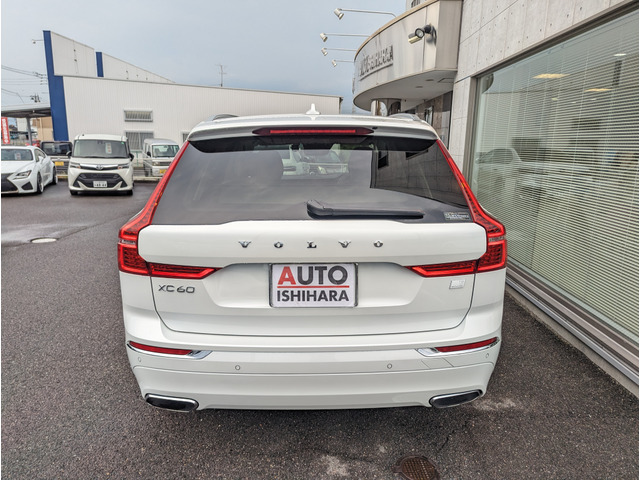 ボルボ XC60 リチャージ PHEV T8 AWD インスクリプション 4WD 1