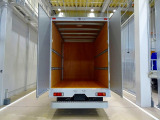 荷台内寸:320×177×217 トランテックス リア観音扉/90度ストッパー付 左サイドスライドドア(200cm/93cm) ラッシングレール2段(60cm/120cm)/ベルト2個 荷室LED灯2個
