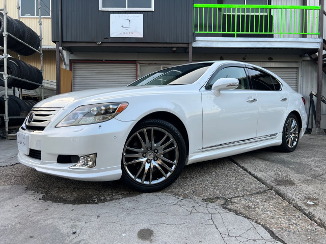 オートアート 118 レクサス LS600 ホワイトパール シリアルナンバー付