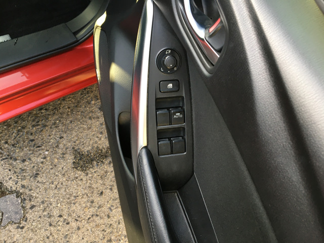 マツダ アテンザワゴン 2.2 XD 左電格不良、プッシュスタート の