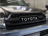 USトヨタ・タコマ仕様の新品グリルを装着しフロントフェイスの印象チェンジを施しております☆