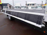 荷台内寸:555×218×40 三方開 左右セイコーラック 横ねた20本(チャンネル増し4本) リアブル積み加工/アオリピン差し脱着可 ユニック4段 2.9t吊りセルフクレーン付