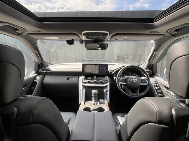 トヨタ ランドクルーザー300 3.5 ZX 4WD モデリスタKIT カー