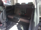 ゆったりとしたサードシート。