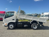 デュトロ  ダンプ 積載2,850kg 4WD