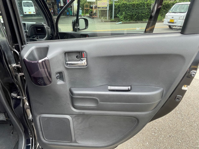 ホンダ ライフ ディーバ HIDライト・スマートキー・禁煙車 の