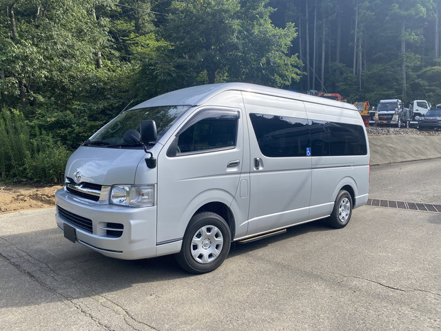 ハイエースコミューター2.5 GL ディーゼル 4WDウェルキャブ