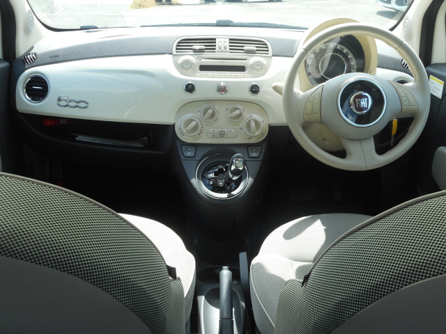 フィアット 500 1.2 ラウンジ ガラスルーフ・キーレス・ETC の中古車