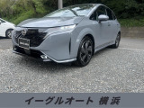 人気の高級コンパクトカー、オーラです