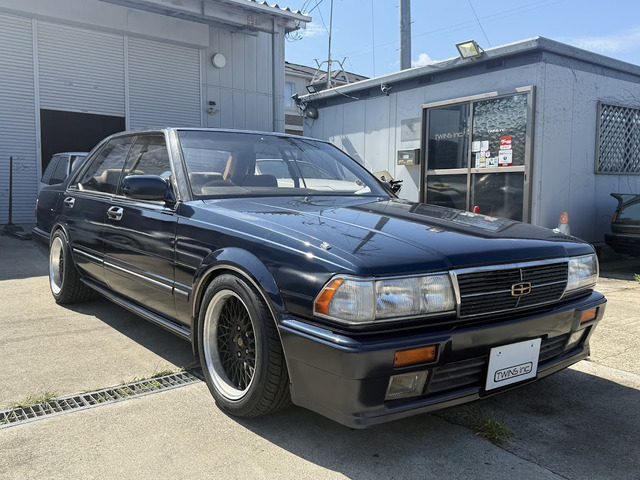 グロリア 2.0 V20ツインカムターボ グランツーリスモ SV ローダウンアルミ ワンオフ...