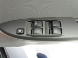 運転席の手元でも操作可能なスイッチも付いております☆
