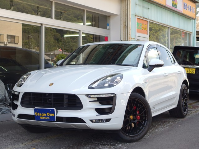 マカン GTS PDK 4WD ユーザー買取&禁煙車 サンルーフ