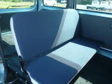 リア席、使用感ありますが程よく綺麗な状態です☆