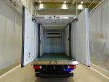 荷台内寸:303×166×165 東プレ/F203465 リア観音扉/90度ストッパー付 箱厚み8cm 冷凍機 東プレ/XV22LSC-P ±30度設定 -10度確認 スタンバイ付(コード欠)