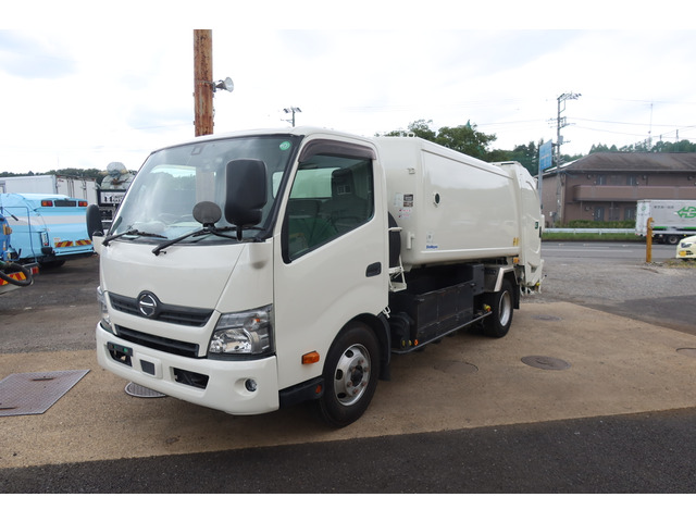 デュトロ  ワイド 巻き込みパッカー車 新明和製