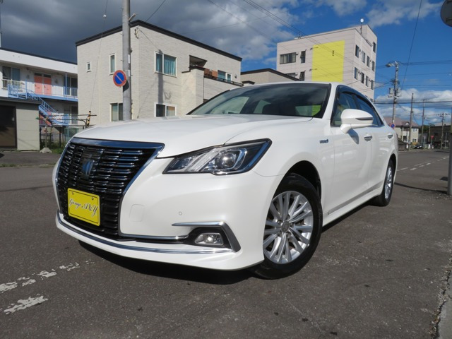 クラウン 2.5 ロイヤルサルーン i-Four 4WD ハイブリッド ロイヤルサルーン Four 4WD...