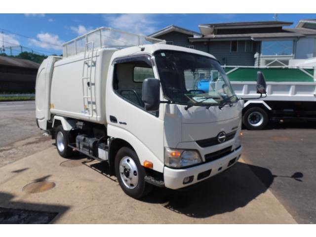 デュトロ  巻き込みパッカー車 積載2000kg