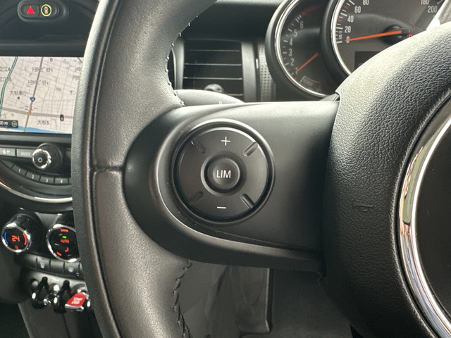 ミニ クーパー ナビ 本革 ETC Bカメラ 取説 記録簿 試乗大歓迎 BMW MINI ミニ クーパー DCT 純正ナビ ドラレコFR Bカメラ ETC の中古