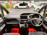 ヴォクシー 2.0 X 4WD 