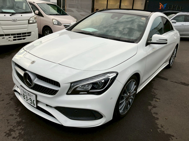 CLAクラス CLA180 AMGスタイル パノラミックサンルーフ!